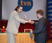 W Paacu Kultury i Nauki w Warszawie 19 lutego 2008 roku odbya si konferencja prasowa powicona nowej ramwce programu TVN. n/z Szymon Majewski jako dward cki wrcza kiebas Edwardowi Miszczakowi