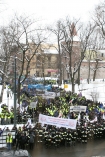 Krakw, 19 luty 2009, Protest sub mundurowych w Krakowie przeciwko zmianom emerytalnym. Protesty odbyy si rwnoczenie w Krakowie i Gdasku. 

