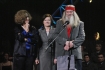 21 stycznia 2008 roku w Teatrze Muzycznym Roma pod patronatem Pana Prezydenta RP Lecha Kaczyskiego oraz w obecnoci maonki Prezydenta Pani Marii Kaczyskiej rozdano nagrody w konkursie Barwy Wolontariatu 2007. n/z: Pani Prezydentowa Maria Kaczyska oraz "Mikoaj".