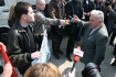 INGRES do Bazyliki Archikatedralnej
Arcybiskupa Sawoja Leszka Godzia
26.04.2008 Gdansk Oliwa
N/z Protest manifestacja modziewki SDPL przeciwko nowemu metropolicie.Modzi z SDPL uwarzaja ze Gdz miesza kosci w polityke i manipuluje ludzmi.
Jeden z mieszkancw Gdanska wyrwa transparent i usiowa go zniszczyc
