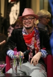 Dzien wiosennych zakupow w Klifie
Pokaz mody,konsultacje z Tomkiem Jacykowem,
konkursy i promocje w gdynskim Klifie.
27.03.2010
N/z Tomasz Jacykow o kulach po niedawnym wypadku na sniegu