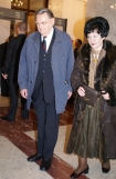Teatr Narodowy w Warszawie zorganizowa 40 lecie zdjcia Dziadw w rezyserii Kazimierza Dajmka. Wrd goci by Pan Prezydent oraz najblisza rodzina a take Minister Kultury oraz Marszaek Sejmu i wielu innych znamienitych osobistoci wiata kultury i polityki. n/z: Premier Jan Olszewski i ona.
