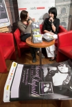 Tatiana Okupnik w Empiku w dzkiej Manufakturze w czasie promocji swojej pierwszej solowej pyty pt: "ON MY OWN".